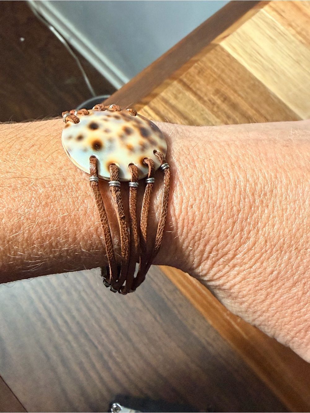 Vintage Limpet Shell Boho Bracelet - Picture 5 of 6